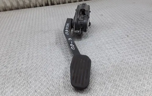 Volvo V70 Accelerator throttle pedal 30636006