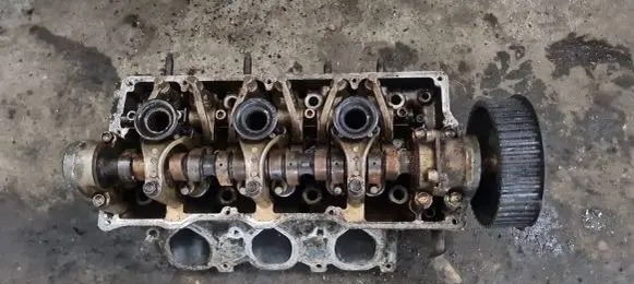 Opel Monterey Engine head 