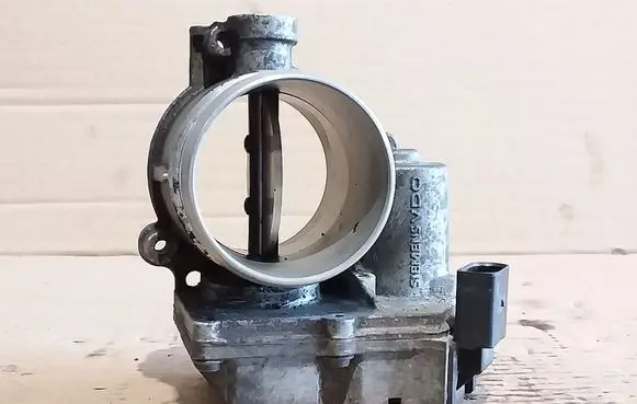 Ford Focus Throttle valve 7V2Q9E926AB