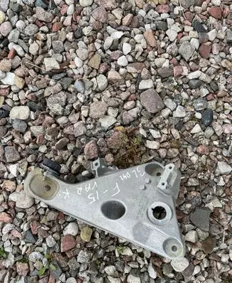 BMW X5 F15 Engine mounting bracket 6876283