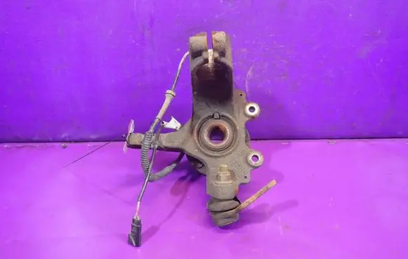 Ford Focus C-MAX Front wheel hub spindle knuckle