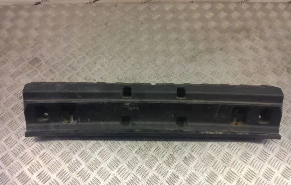 BMW 3 G20 G21 Seat belt trim 