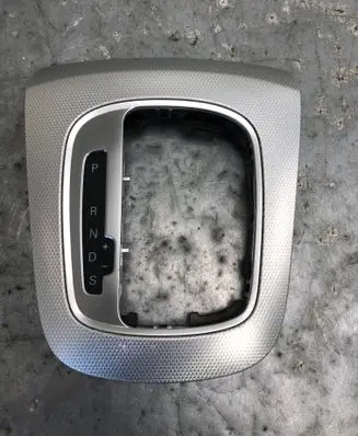 Audi Q3 8U Gear shifter surround trim plastic 8U0864261AB 8P1713463A