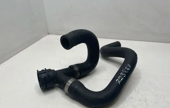 BMW 1 E81 E87 Oil fill pipe 11537790437