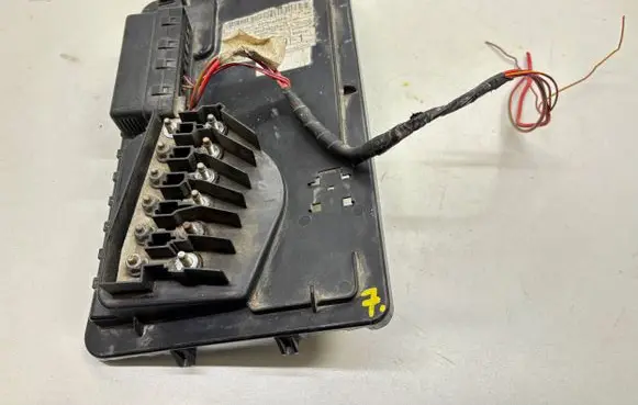 Volkswagen Polo Fuse module 6Q0937550C