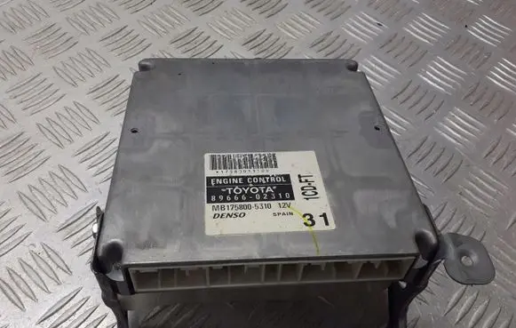 Toyota Corolla E120 E130 Engine control unit/module 89666-02310