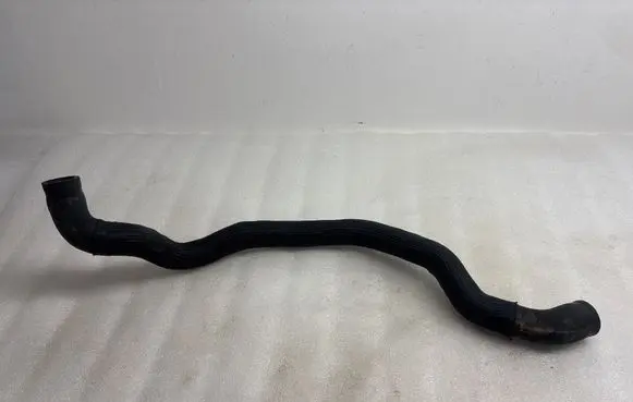 Coolant pipe/hose
