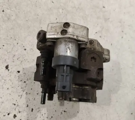 Fuel injection high pressure pump