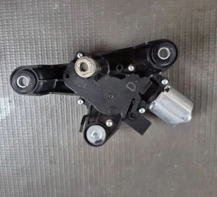Peugeot 208 II Rear window wiper motor 9819900080