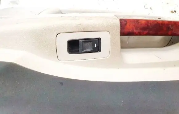 Chrysler 300 - 300C Electric window control switch