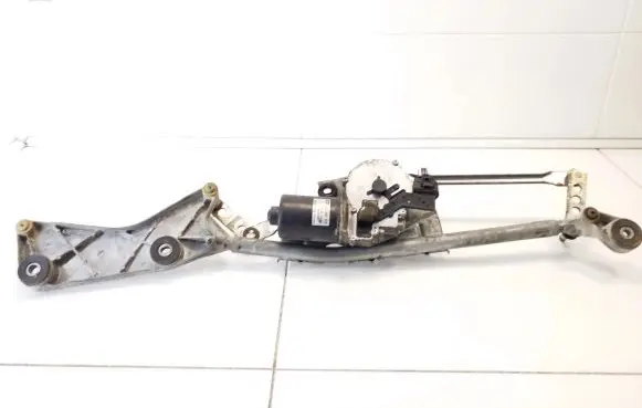 Mercedes-Benz ML W164 Front wiper linkage and motor A1648201742