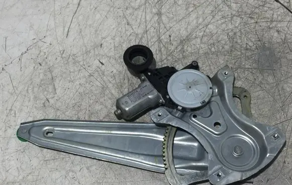 Toyota Auris E180 Rear door window regulator with motor 857200D120 973581101 AV2621002341