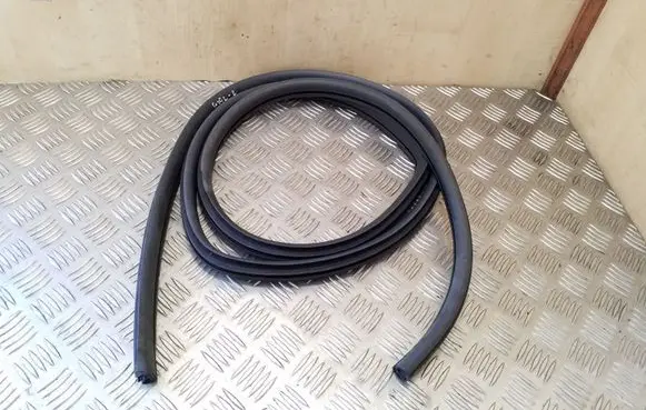 Opel Antara Rear door rubber seal (on body) 