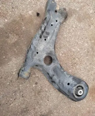 Volkswagen Polo V 6R Front lower control arm/wishbone 6R0407151F