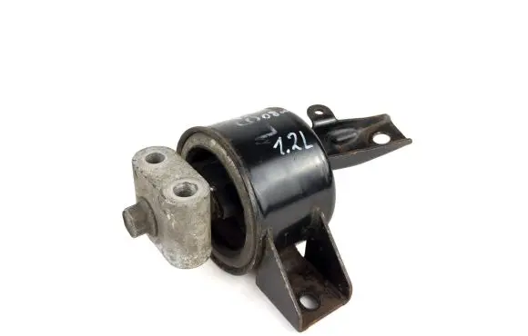 Chevrolet Aveo Engine mount bracket