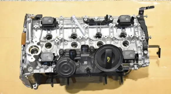 Porsche Cayenne (9Y0 9Y3) Engine head 