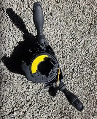 Ford Fiesta Wiper turn signal indicator stalk/switch 8A6T13N064