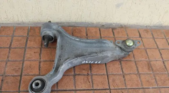 Volvo XC70 Front control arm 08646376