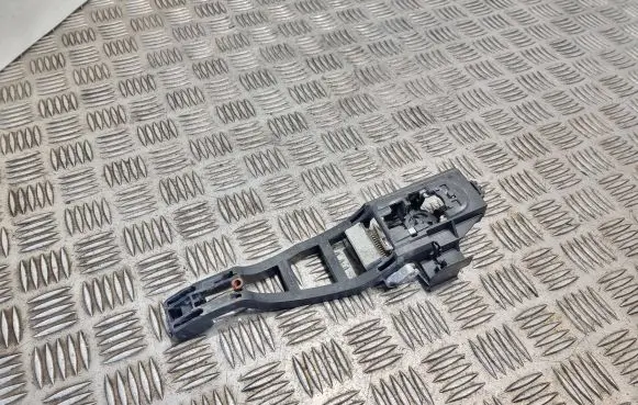 Front door exterior handle/bracket