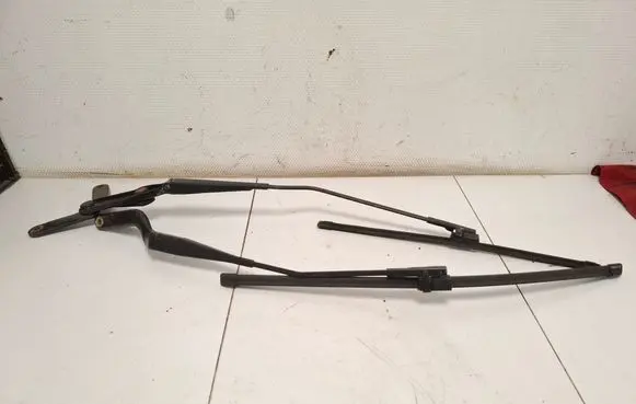 Ford C-MAX I Windshield/front glass wiper blade 3M5117526AA 3M5117526CB