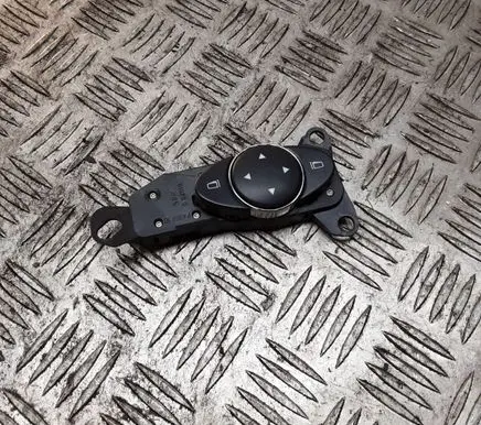 Wing mirror switch