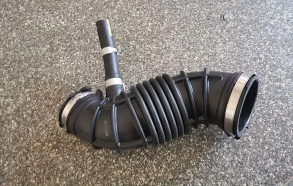 Hyundai Santa Fe Turbo air intake inlet pipe/hose 28130S1300