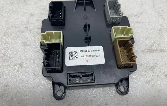 Tesla Model X Door control unit/module 106205699B 0318CG0009835
