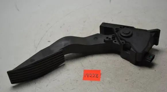 Opel Insignia B Acceleration sensor 84657615