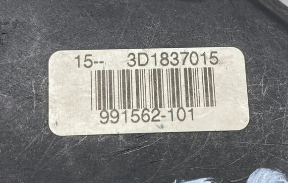 Volkswagen Caddy Front door lock 3D1837015