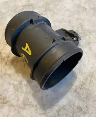 Opel Zafira B Mass air flow meter AMMQ19824
