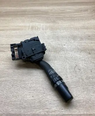 Toyota Avensis T250 Wiper control stalk 8465205170 173654