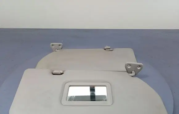 Nissan Almera Tino Sun visor