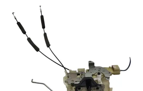 Isuzu D-Max Front door lock 