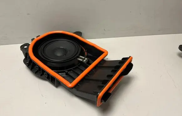BMW X1 U11 Subwoofer speaker 9878329 5B4E647