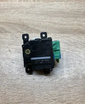 Lexus IS III XE30 Air flap motor/actuator 0638001981