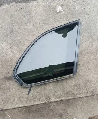 BMW X5 E53 Rear side window 43R00069