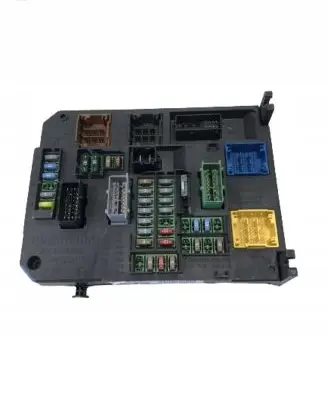 Peugeot 508 Fuse module 9665547580