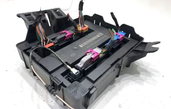 Audi A6 S6 C7 4G Central body control module 4H0907064GN