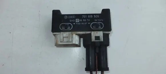 Volkswagen Multivan T4 Coolant fan relay 701919506