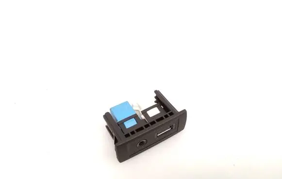 Mercedes-Benz Vito Viano W447 USB socket connector A4478200087