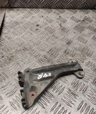 Audi A6 S6 C4 4A Front bumper mounting bracket 4a0807284
