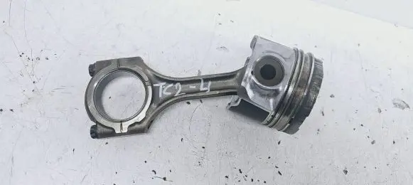 Toyota Corolla Verso AR10 Piston with connecting rod R3US2 7BA21720