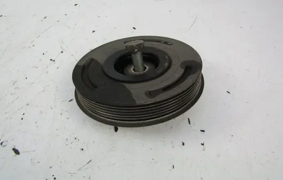 Peugeot 607 Crankshaft pulley 