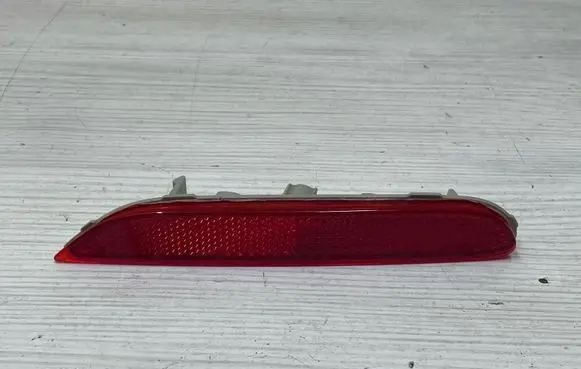 Nissan X-Trail T32 Rear tail light reflector 25018165