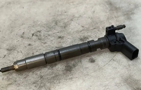Seat Exeo (3R) Fuel injector 03L130277 0445116