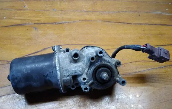 Renault Laguna II Wiper motor 53670637