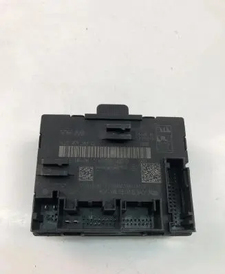Audi A3 S3 8V Door control unit/module 5Q0959392D