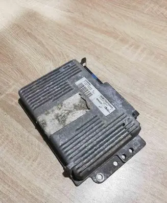 Renault Scenic I Engine control unit/module ECU S113725208 HOM7700112444