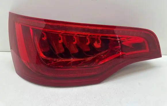 Audi Q7 4L Rear/tail lights 4L0945093F