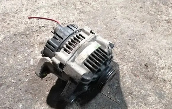 Renault Megane I Generator/alternator 7700424585